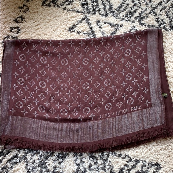 Louis Vuitton Accessories - Louis Vuitton reversible shawl